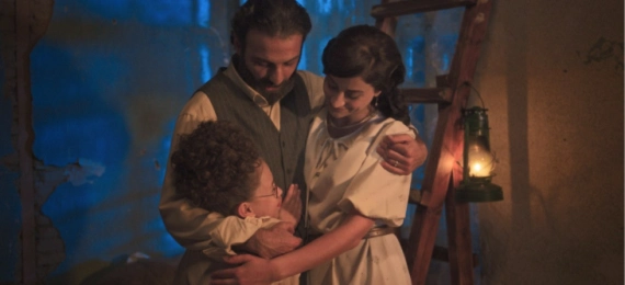 Кто принёс лестницу семье Шац?